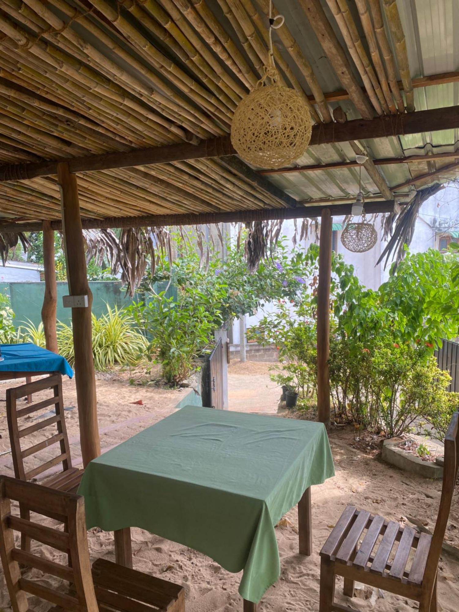 Ananda Home Stay And Restaurant Тангале Екстериор снимка