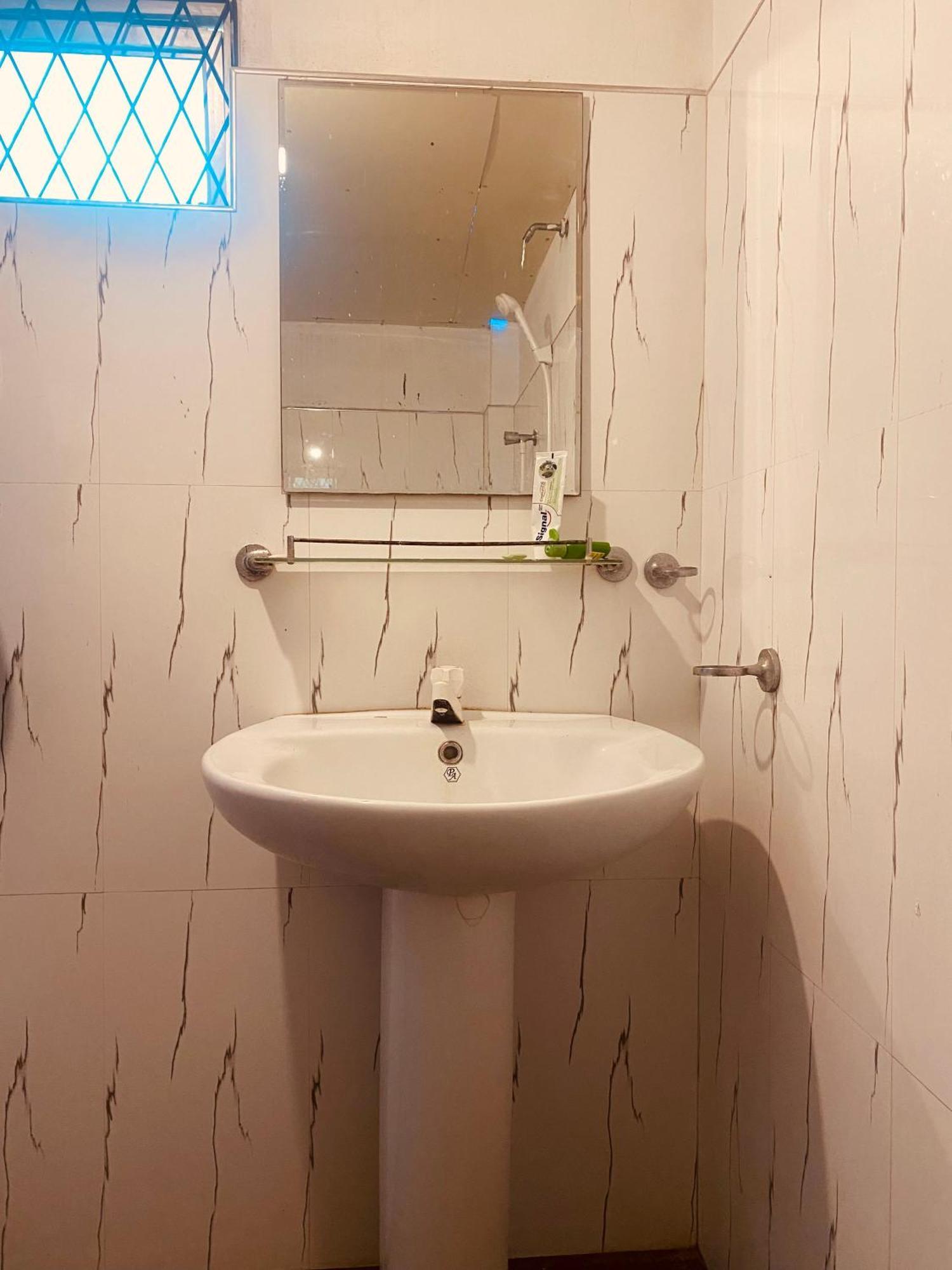 Ananda Home Stay And Restaurant Тангале Стая снимка
